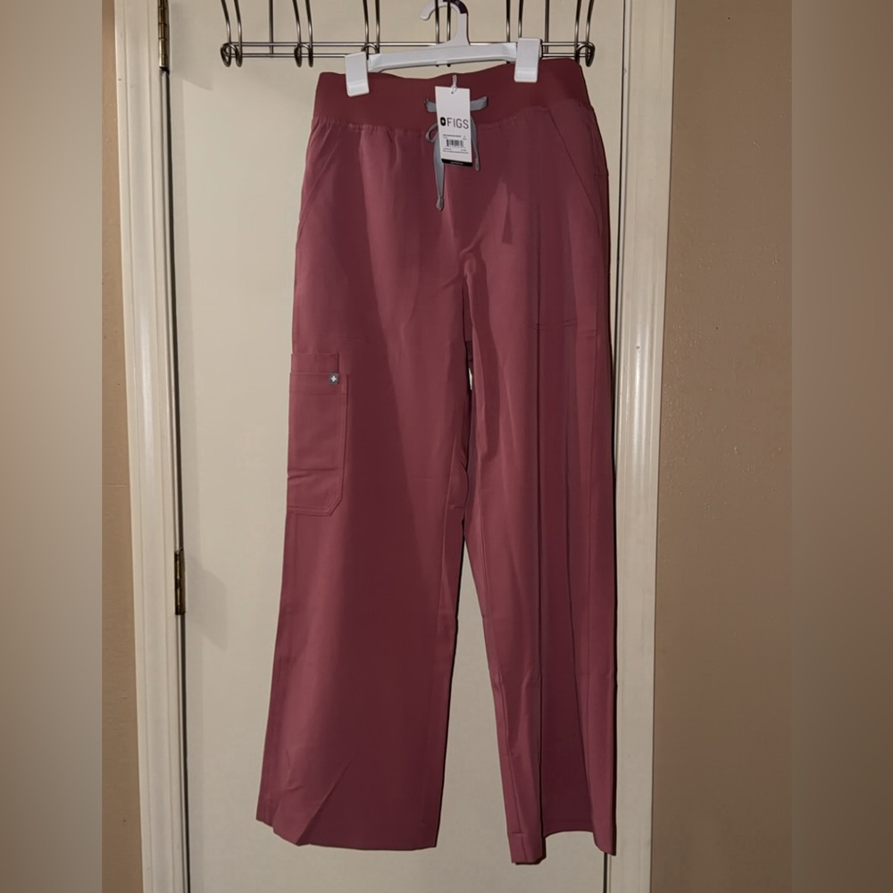 Figs Mauve high waisted wide leg scrub pant.